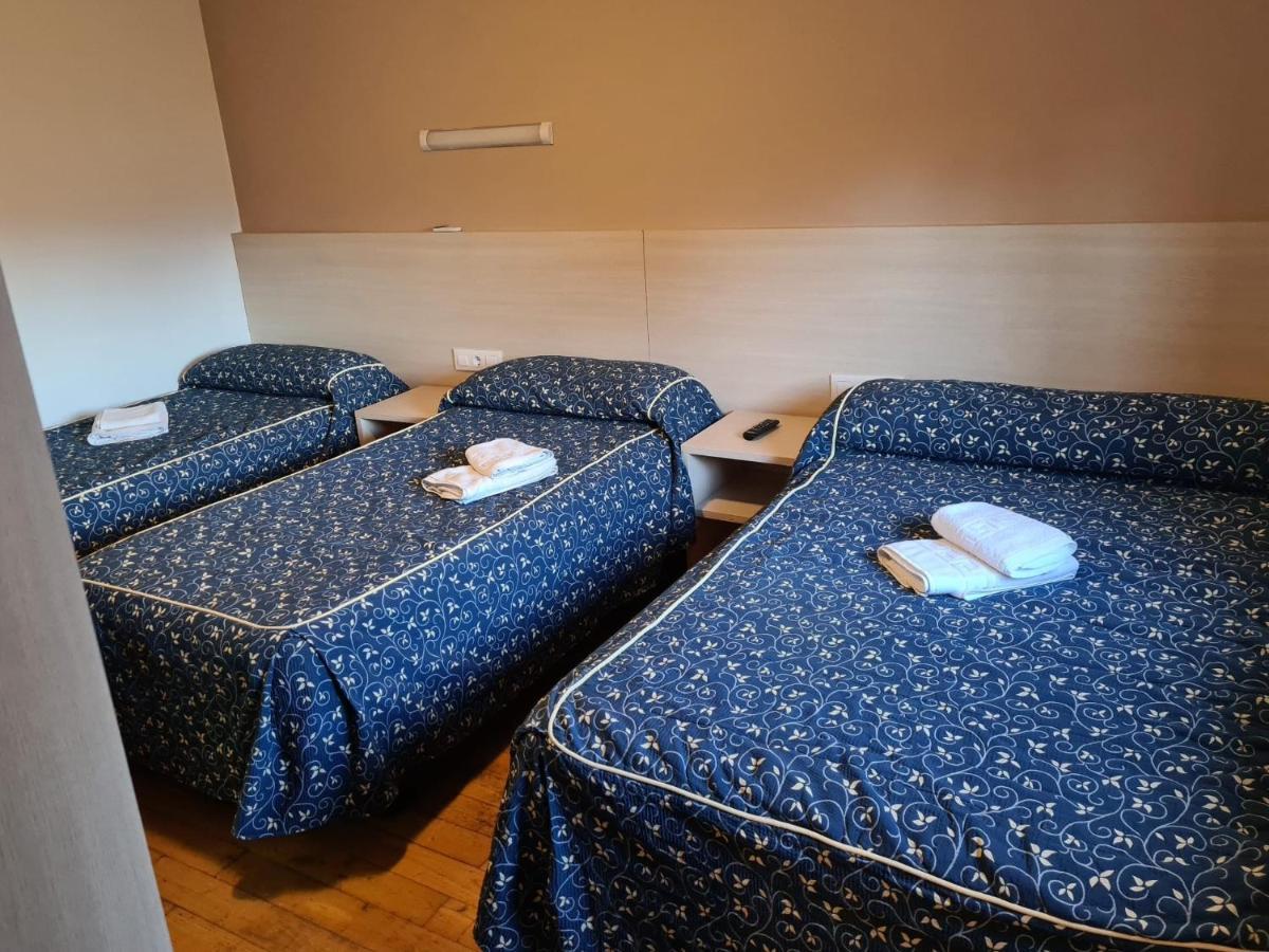 Pension La Principal Torrelavega Ruang foto