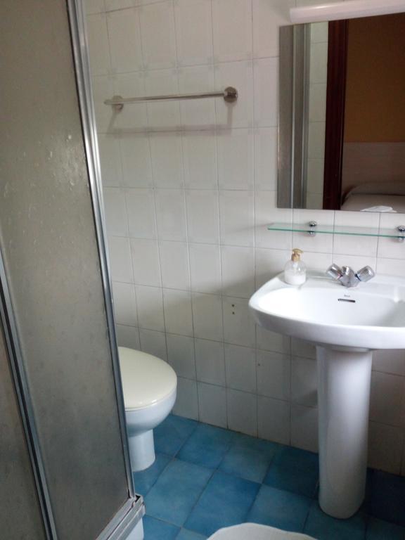 Pension La Principal Torrelavega Bagian luar foto